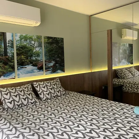 Niko's Deluxe Apartment *